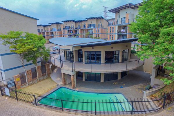 Modern penthouse with lockup garage plus carport in secure complex!!

3 bedrooms( main en-suite) / 2 bathrooms / Open plan lounge ...