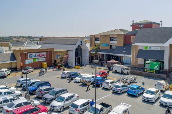 Retail space at The Boulders Shopping Centre:

The Boulders Shopping Centre Overview: Located in the bustling Midrand CBD on Old ...