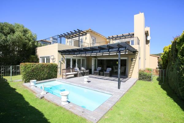 This 3 bedroom home offers a perfect blend of luxury, comfort, and style, situated in one of Plettenberg Bay’s sought-after locations. ...