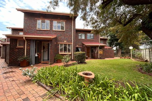 3 Bedroom Townhouse for sale in Brackenhurst