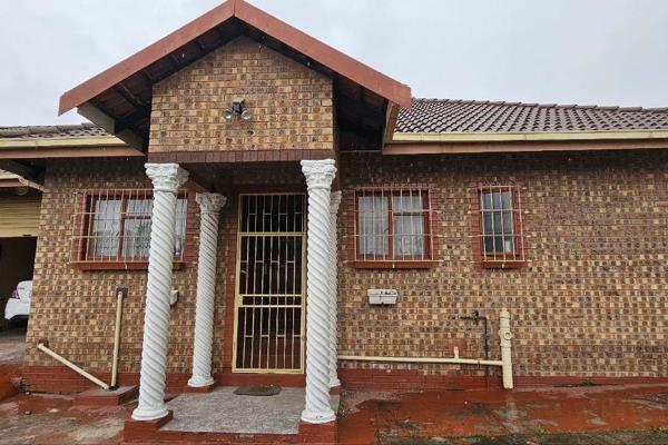 Investors and first time home owners this is for you.  This property is perfectly situated in the heart of Standerton allowing easy ...