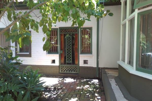 1) available 2 rooms in the main house 
RENT 3000.00
deposit r 3000 arrangement will be ...