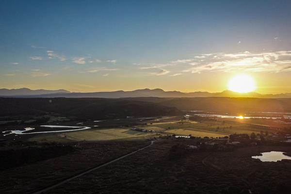 JOINT MANDATE

Discover unparalleled luxury and tranquility at Eden View Lifestyle Estate, situated on the vibrant edge of Plettenberg ...