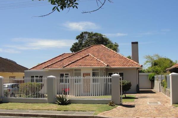 Neat family home with flatlet.
This well maintained home has loads to offer, 3 bedrooms ...