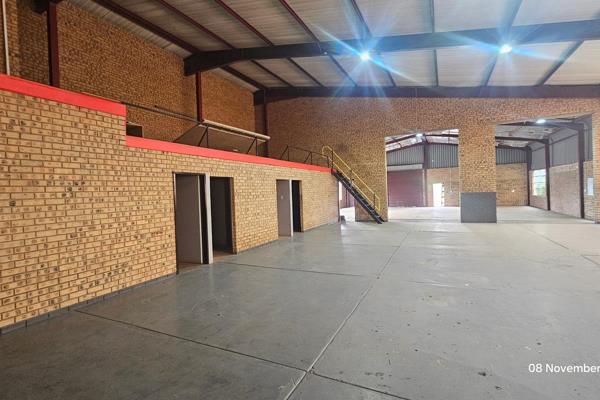 This prime workshop / retail space is situated on the very busy and popular Cowen Ntuli Street in Middelburg.

The premises has two ...