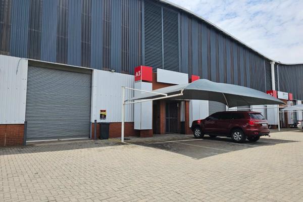 Industrial Warehouse spanning approximately 284sqm, is available to let in Meadowdale. ...