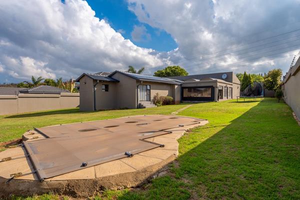 Nestled in the heart of Meredale, this stunning home boasts a sprawling 1,239 square meter stand, offering abundant space both indoors and out.

Step inside to a cozy lounge featuring a charming fireplace, perfect for relaxing evenings. The ultra-modern kitchen, a true ...