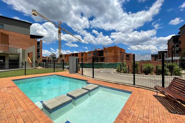 This beautiful unit is situated in Boksburg
complex is close to the OR Tambo ,Emperors Palace and East Rand Mall and close to the ...