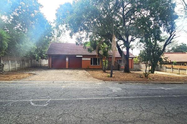 Charming Golden Oldie in the Heart of Safarigardens!
This delightful 3-bedroom, 2-bathroom gem is an ideal family home, nestled in the ...