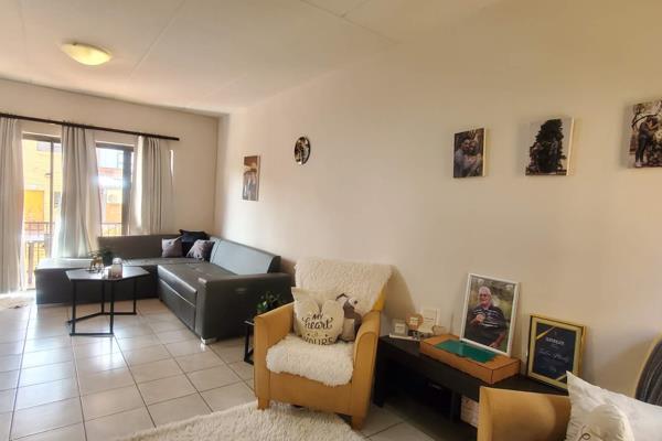 Beautiful 2-Bedroom townhouse to rent in Helderkruin - available from 1 January ...