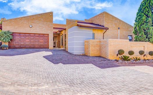 3 Bedroom Townhouse for sale in Randpark Ridge