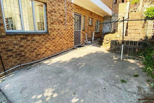 Seeff Pinetown presents this cozy two bedroom garden cottage located in Mariannhill Park.  This cottage is closed to Pick n Pay ...