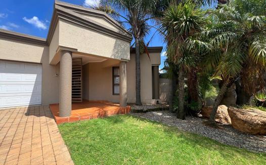 4 Bedroom House for sale in Rangeview