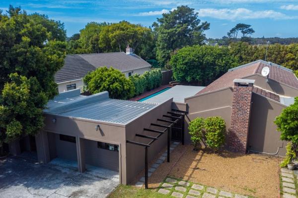 4 Bed, 3 Bathroom plus Home Office in Tokai

Spring into action and view this new release! A spacious north facing 4 bedroom family ...