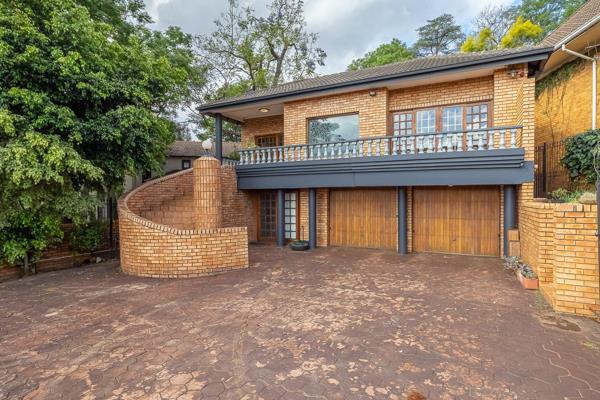 This exquisite three-bedroom home in an upmarket Pretoria neighbourhood offers the perfect blend of style, space, and stunning views. ...