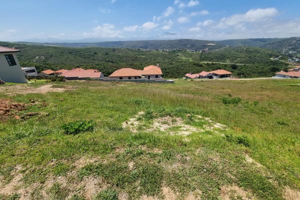 819m&#178; secure stand in the well managed Avonddans Country Estate with beautiful mountain, lagoon, island and ...