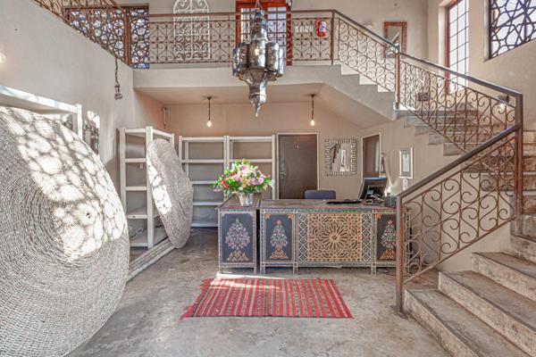 Discover this unique three-story property in Menlo Park, blending Moroccan-inspired design with modern luxury. This stunning home ...