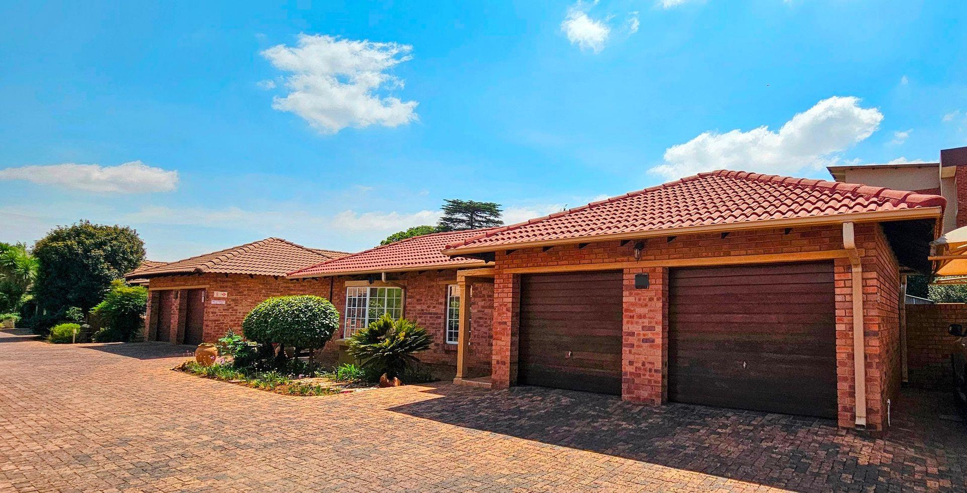 3 Bedroom Townhouse for sale in Three Rivers Proper - P24-115213976