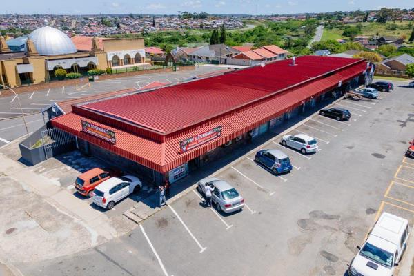 Welcome to a lucrative investment opportunity in the heart of Braelyn, East London. This fully tenanted commercial complex offers a ...