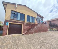 House for sale in Aston Bay