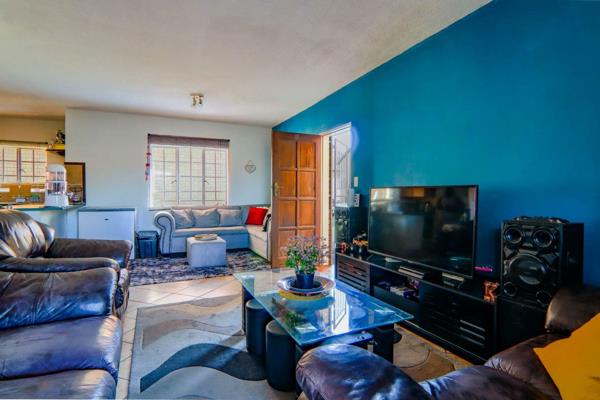 Welcome to this spacious and charming 2-bedroom, 2-bathroom unit located in the highly sought-after Eco Park Estate in Centurion. This ...