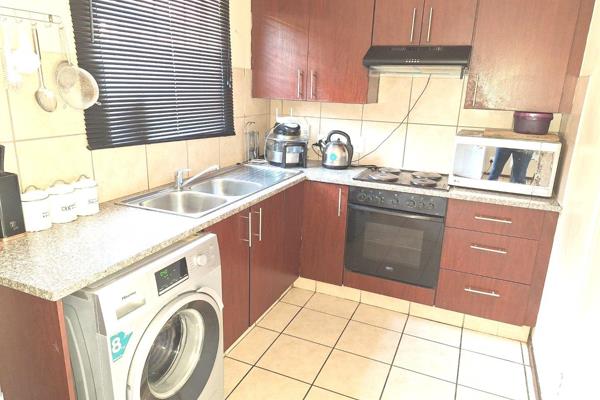 This property offers the following
Three bedrooms upstairs
Two bathrooms - main en suit
Kitchen
Lounge and dining area

Two ...