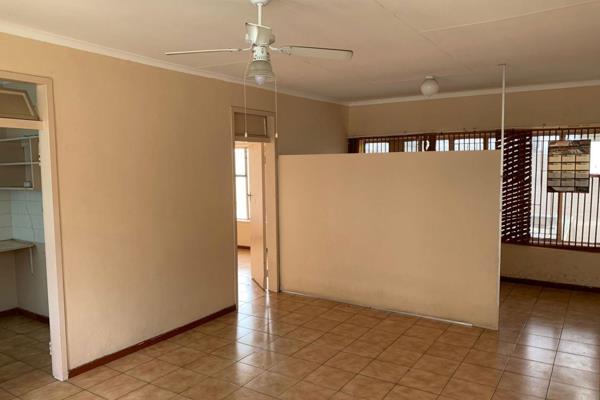 Bachelor flat available for rent in the heart of Phalaborwa CBD, ready for move-in from 1st November! 

This cozy unit offers 1 ...