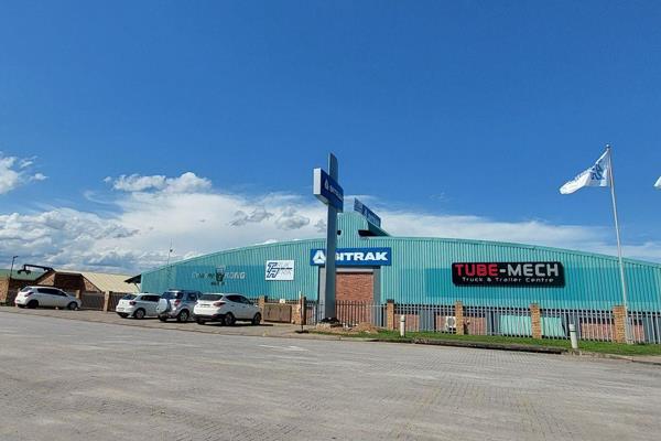 Warehouse with Office To Let Nelspruit 

R 14 950.00 p/m
Pricing excludes VAT, water and electricity

Size ...