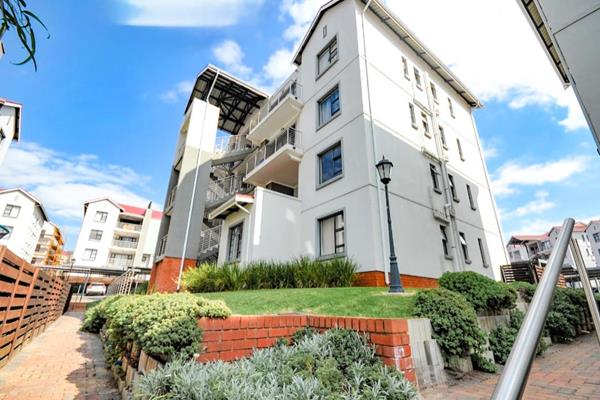 **Modern 3-Bedroom Pet-Friendly Garden Apartment Available**

Rent Directly from Owner ...