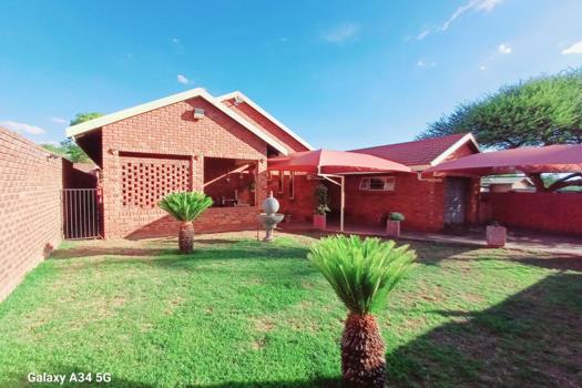 3 Bedroom House for sale in Modimolle