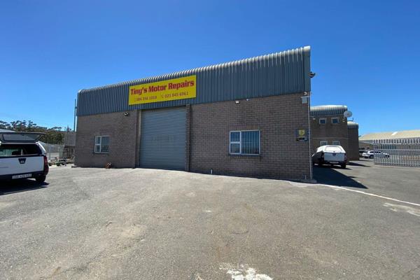 This versatile warehouse space in Strand offers a secure and functional setting within a well-maintained business park. The unit is ...