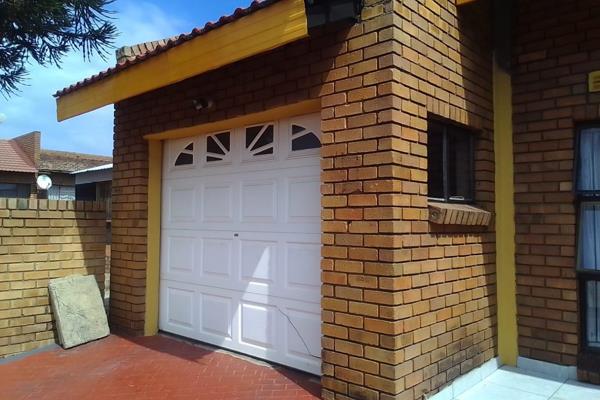 Charming 4-Bedroom Home in Seshego – Ideal for Family Living

This beautiful 4-bedroom home in Seshego offers comfort, convenience ...