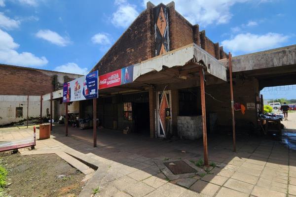 Durban Live Online Multiple Property Auction
Wednesday, 27 November 2024 @ 10h30

Semi-detached single storey Face-brick building ...