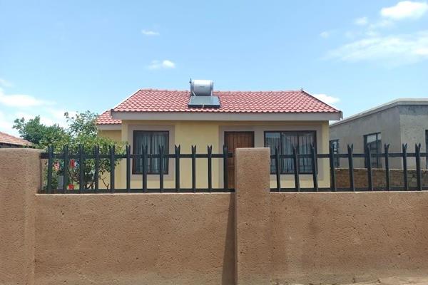 Stunning 2 bedroom house for sale in block Nn Soshanguve R298 000, this neat house offers 2bedrooms, kitchen ,dinning room and ...