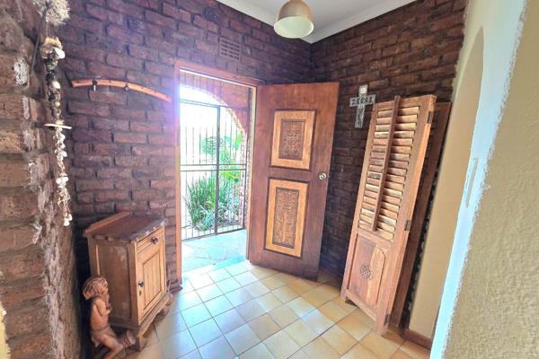 Welcome to your future forever home in the sought-after neighborhood of Rand-en-Dal, Krugersdorp. This property features three spacious ...