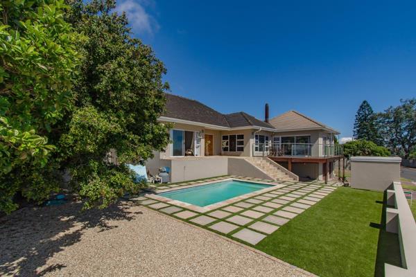 Exclusive sole mandate.
This spacious family home is situated in the popular Steynsrust ...