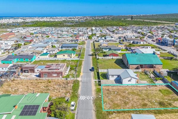 Exclusive Mandate: Discover an opportunity to build your vision in Struisbaai North! The ...