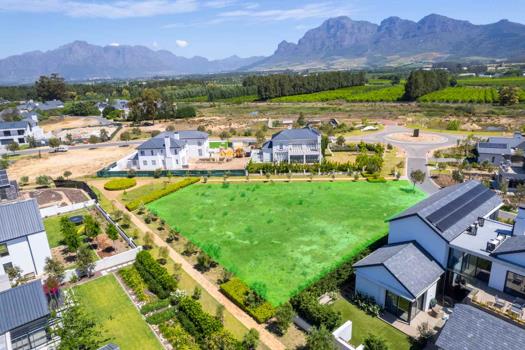 Vacant Land / Plot for sale in Val de Vie Estate