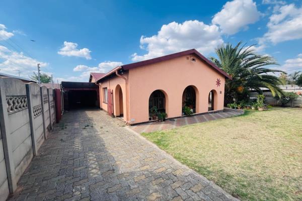 _Stunning 4 Bedroom Home in Germiston_

Discover a beautiful 4 bedroom house in Germiston, offering the perfect blend of comfort ...