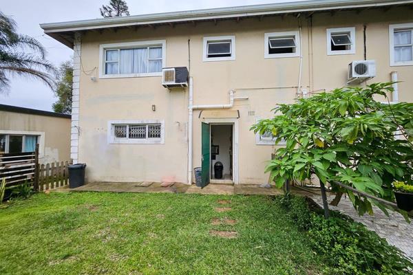 Charming shared home for rental in Athlone Park. Located on the ground floor of a double-storey house on a shared property, this unit ...