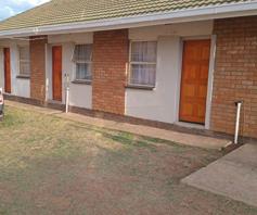 House for sale in Lindo Park