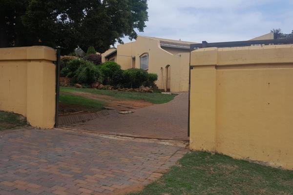 This double storey house is set in 1200 sqm land. situated in the well known suburb of Naturena it offers easy access to public ...