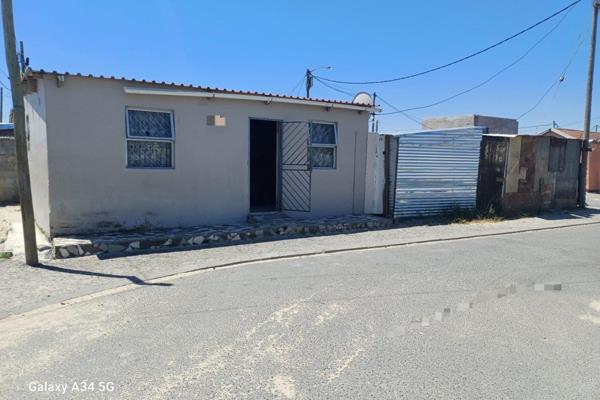 This property features spacious bedroom, cozy bathroom
open plan lounge /kitchen with ample storage and built-in 
cupboard.

The ...