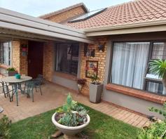 Townhouse for sale in Featherbrooke Hills Retirement Village