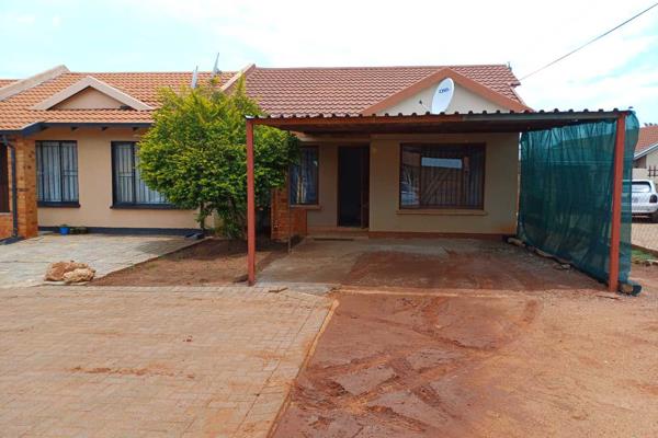 This beautiful semi attached Cluster has 3 bedrooms,  open plan kitchen and lounge, bathroom, carport.  It&#39;s just a walking ...