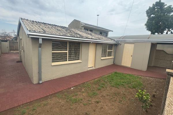 This is a 2 bedroom freestanding house in Tladi, Soweto. One of the bedrooms have turned into a lounge, meaning there is only one ...