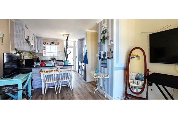 This 2nd Floor 2-Bedroom Corner Apartment is ideal for a homebuyer and investor alike. ...