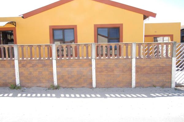 The neat and tidy home consists of:

3 good sized bedrooms, main bedroom has an ensuite ...