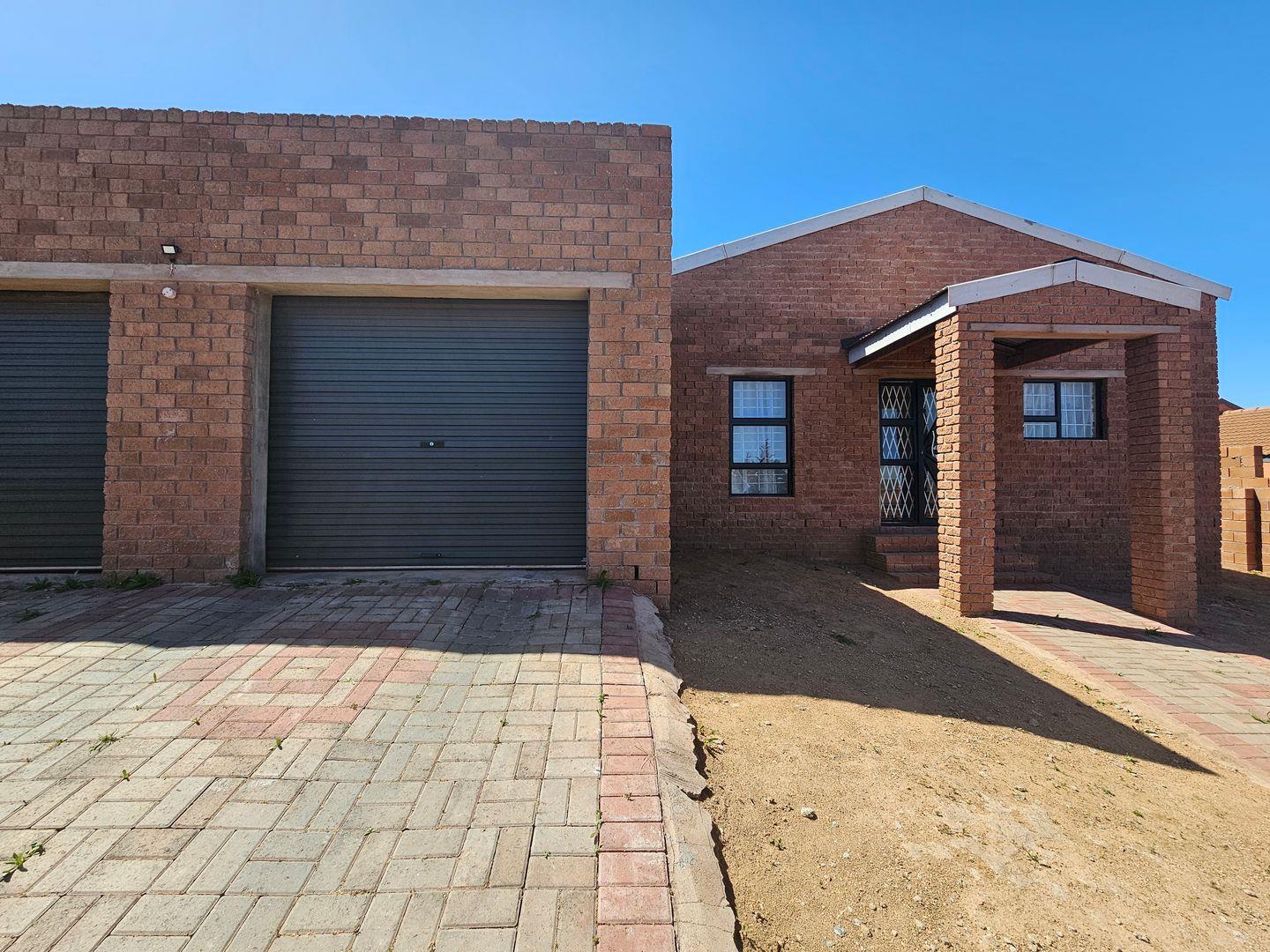 3 Bedroom House for sale in Vredenburg - P24-115230962