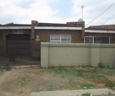 House for sale in Duduza